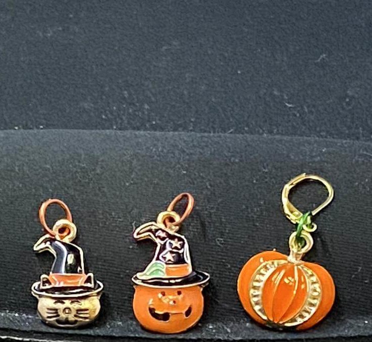 Halloween stitch markers, knit stitch markers, crochet progress keepers, holiday stitch markers, fiber notions